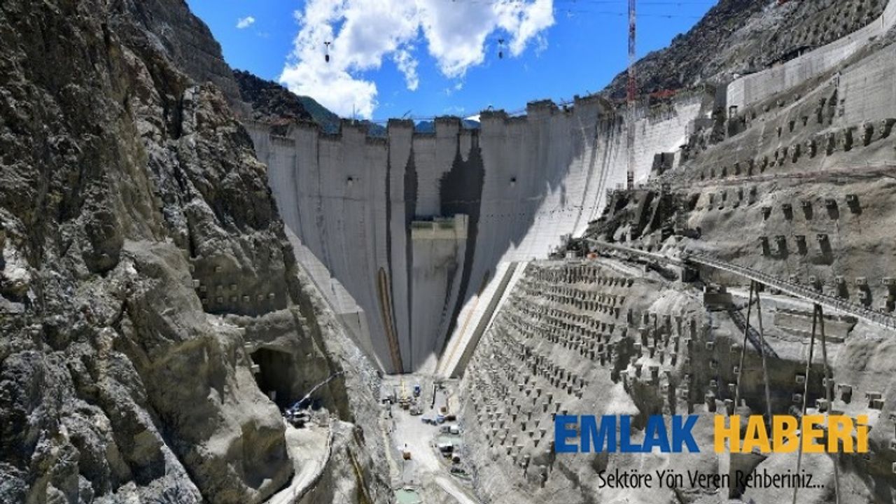 Yusufeli Barajı ve HES inşaatında yükseklik 275 metreye ulaştı.