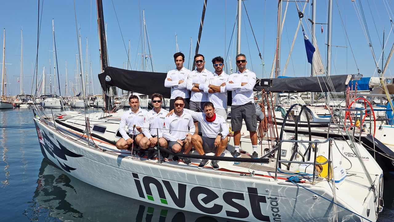 İnvest İnşaat Yelken Takımı ilk Kupasını Kazandı