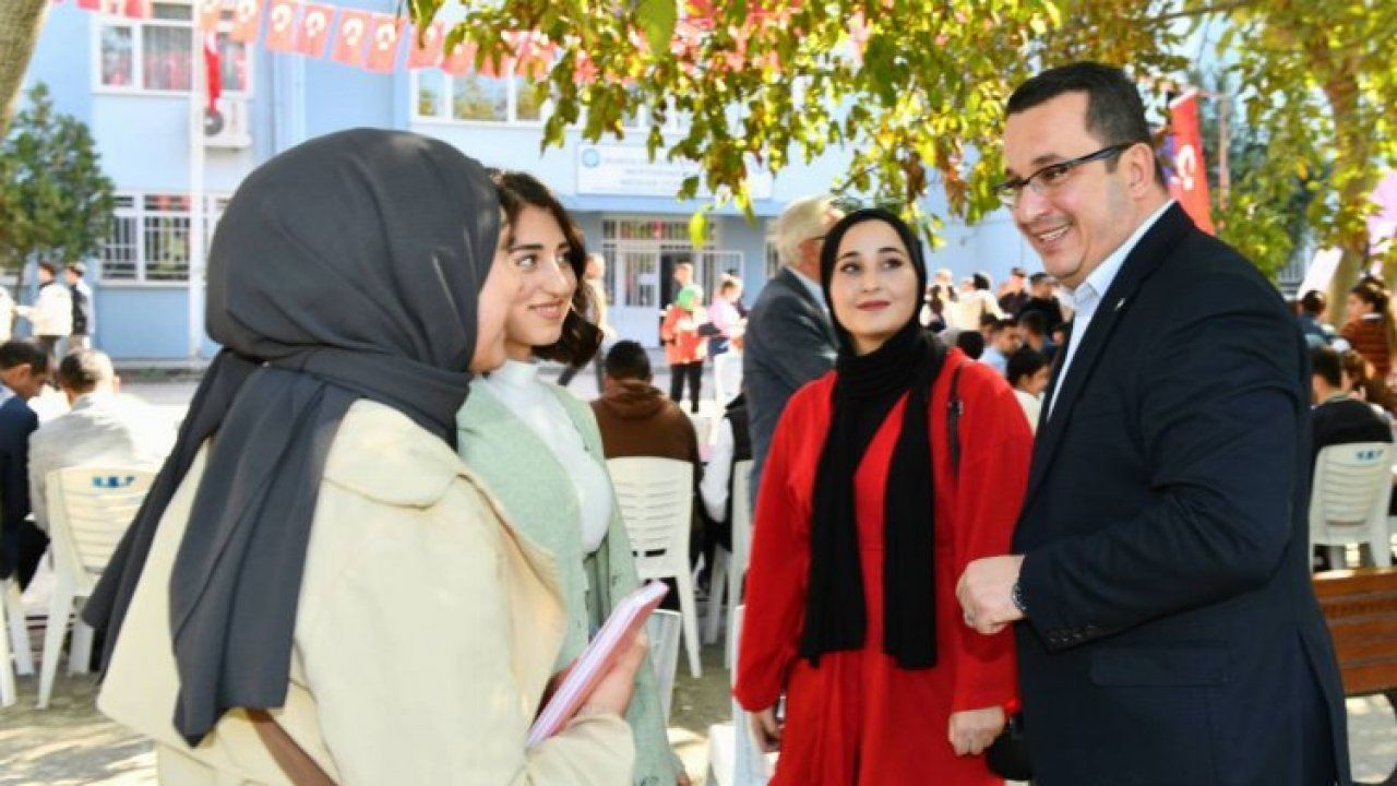 Bursa Mustafakemalpaşa'da Başkan Kanar, üniversiteli gençlerle buluştu
