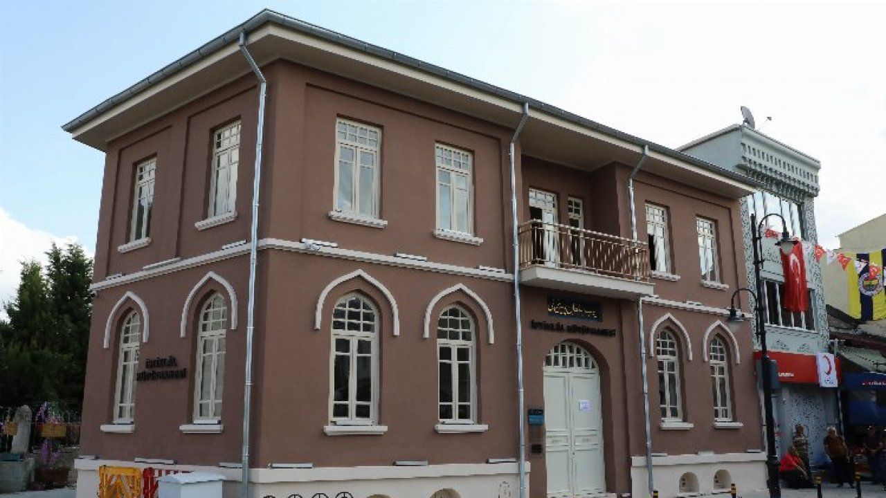 İstanbul Eyüpsultan'da tarihi karakol 'İstiklal Kütüphanesi'ne dönüştü