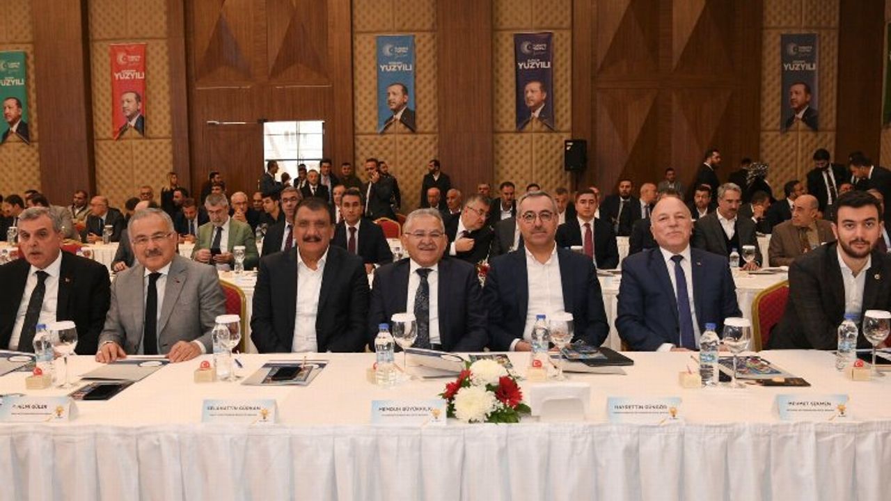 AK Partili başkanlar Gaziantep'te buluştu