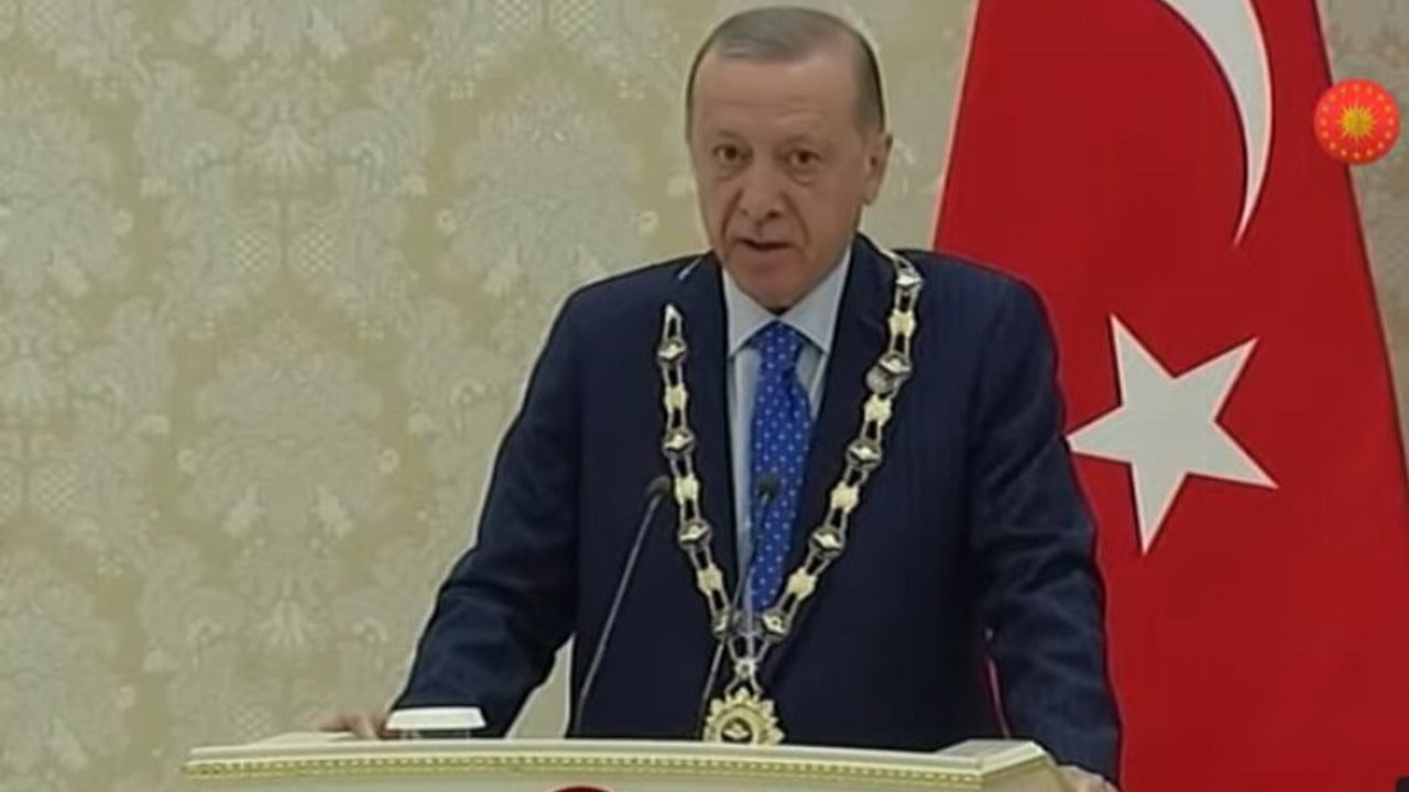 Cumhurbaşkanı Erdoğan'a 'İmam Buhari Nişanı' takdim edildi