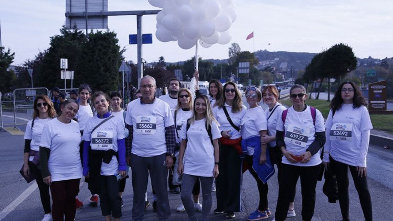 İstanbul Maratonu'nda MS hastaları için koştu