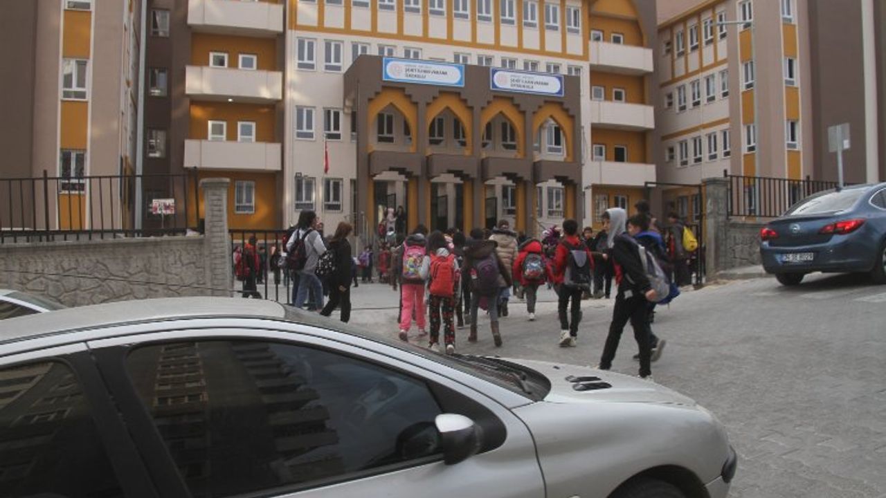 Mardin'de öğrenci ve öğretmenlerin can güvenliği tehlikede
