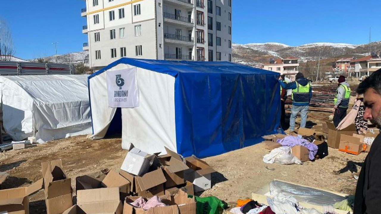 Bandırma'dan afet bölgesine çadır desteği