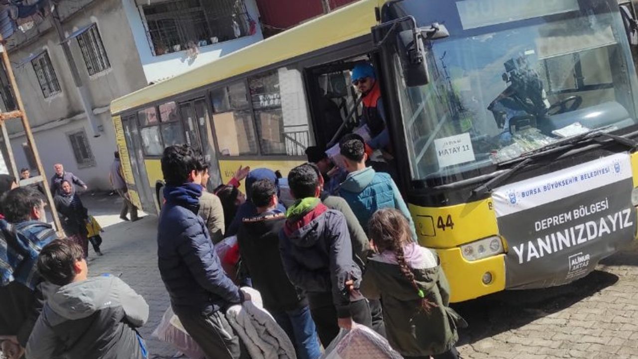 Burulaş'ın sarı otobüsleriyle Hatay'dan umuda yolculuk