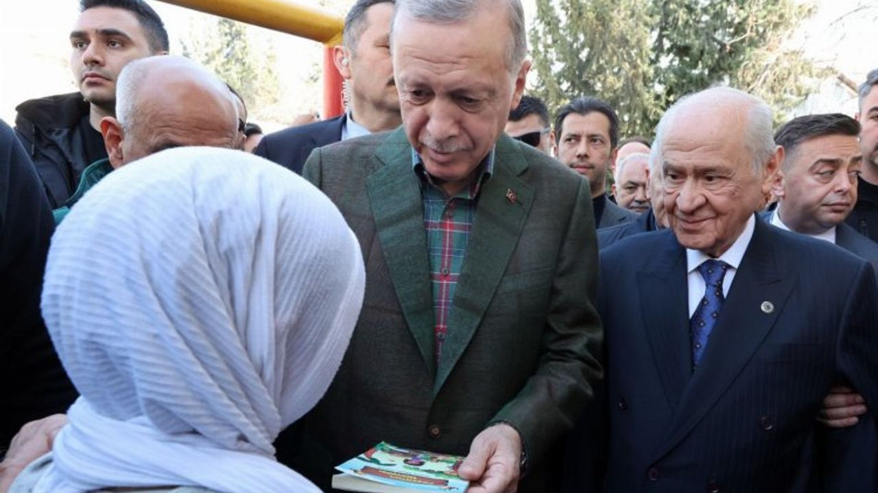 Cumhurbaşkanı Erdoğan ve Bahçeli afet bölgesinde... Şehirlerdeki köyleri de ayağı kaldıracağız