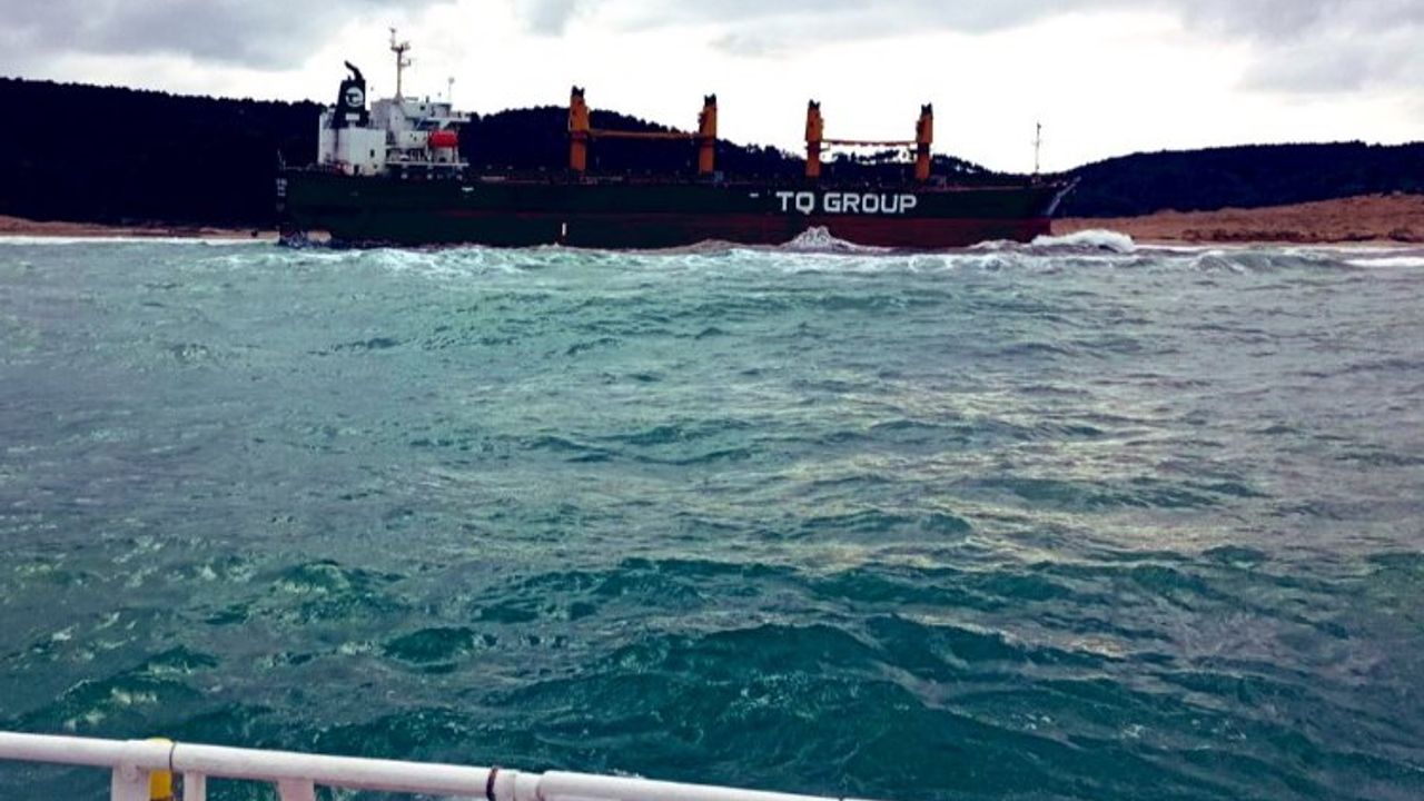 İstanbul Şile'de karaya oturan gemi yüzdürüldü