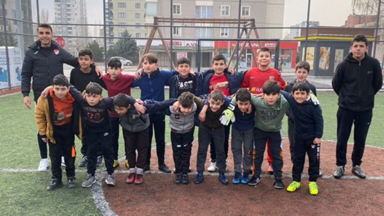 Kayseri Melikgazi'de futbol kursuna büyük ilgi