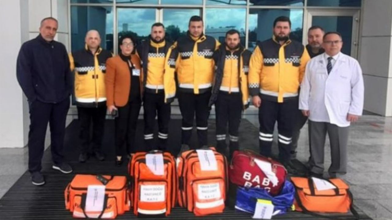 KKTC'den 10 kişilik tıbbi destek Türkiye için yola çıktı