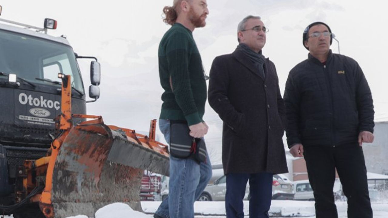 Kütahya'da Başkan Işık karla mücadele çalışmalarında