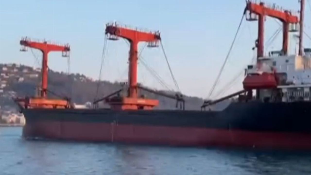 Ukrayna'ya giden kargo gemisi Yeniköy açıklarında arızalandı