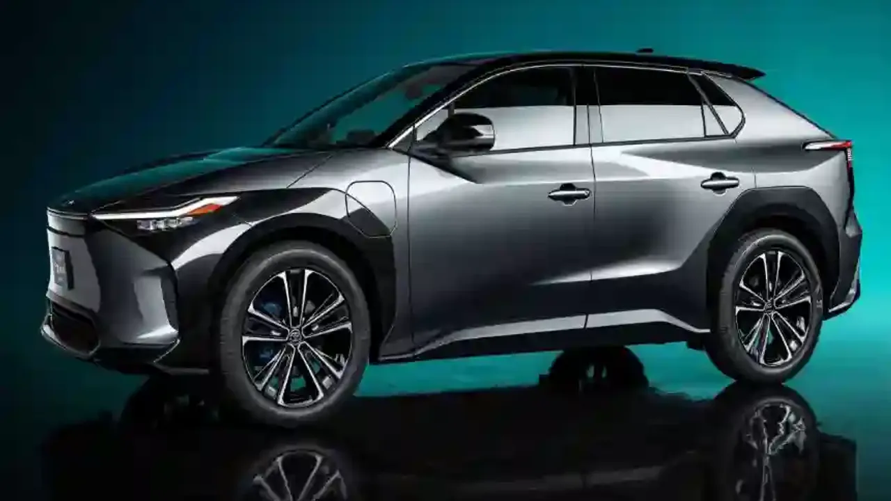 Toyota 3 yıl içinde 10 yeni elektrikli araç model olacak dedi