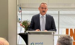 Bakan Özer Hollanda'da