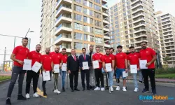 “Dünya Şampiyonu” futbolcular, Çekmeköy’deki yeni evlerini teslim aldı