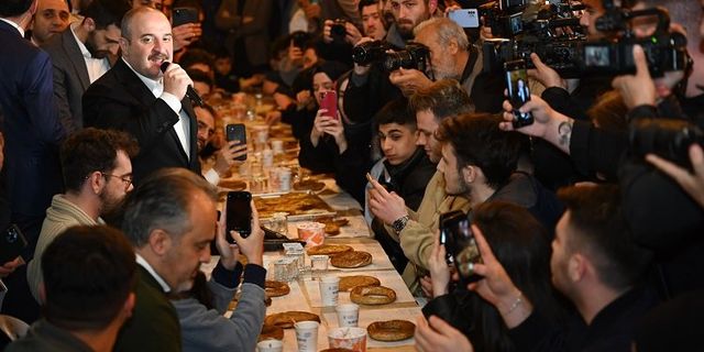 Togg'la geldi tahanlıyla sahur yaptı.