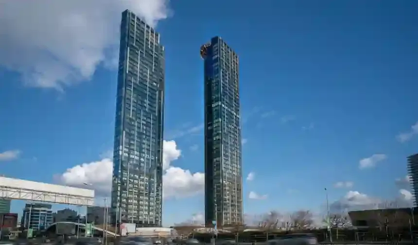 Çiftçi Towers, Türkerler Grubu tarafından yeniden satışa sunuluyor.