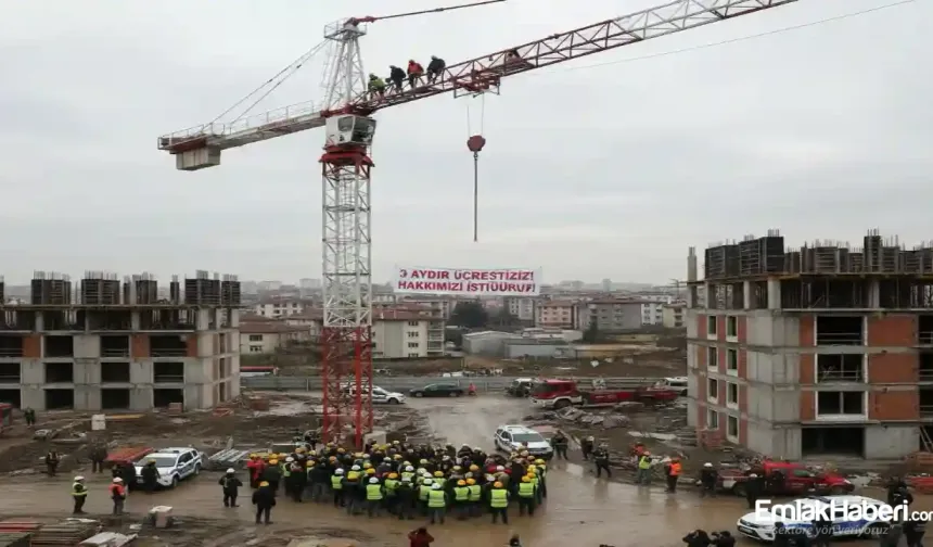İsra Holding'in Projelerinde Ücret Krizi: İşçiler Kule Vinçlere Çıkarak Protesto Etti