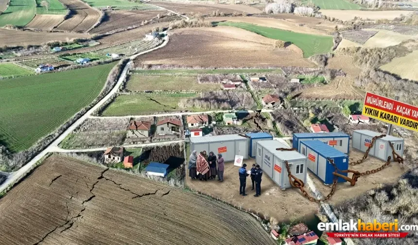 "Depremde Can Simidi Olan Konteynere 'Kaçak Yapı' Prangası