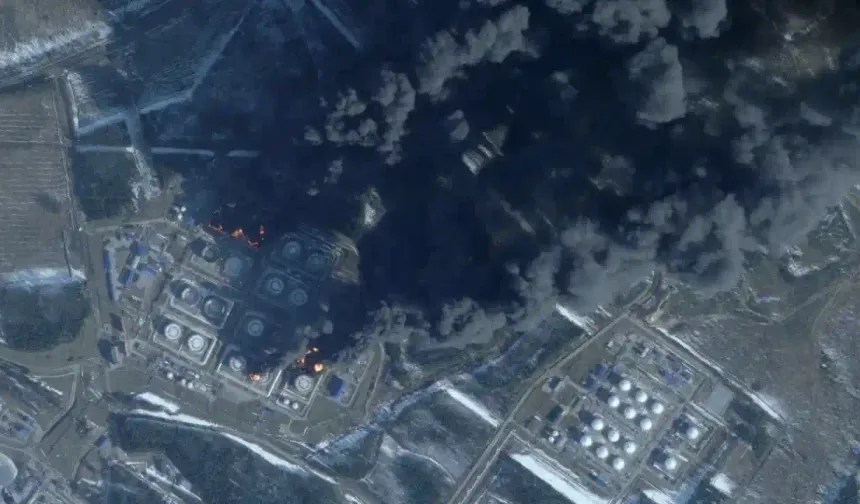 Rusya’nın Baltık’taki Petrol Kalbi Vuruldu: Küresel Arz İki Cephede Sıkışıyor