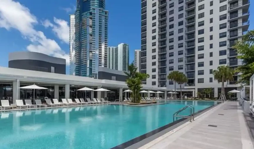  DÜNYANIN EN BÜYÜK GAYRİMENKUL PAZARI ABD’NİN EN SICAK İŞ PİYASASI ‘FLORİDA’, EN CAZİP LOKASYONU ‘MIAMI’ OLDU!