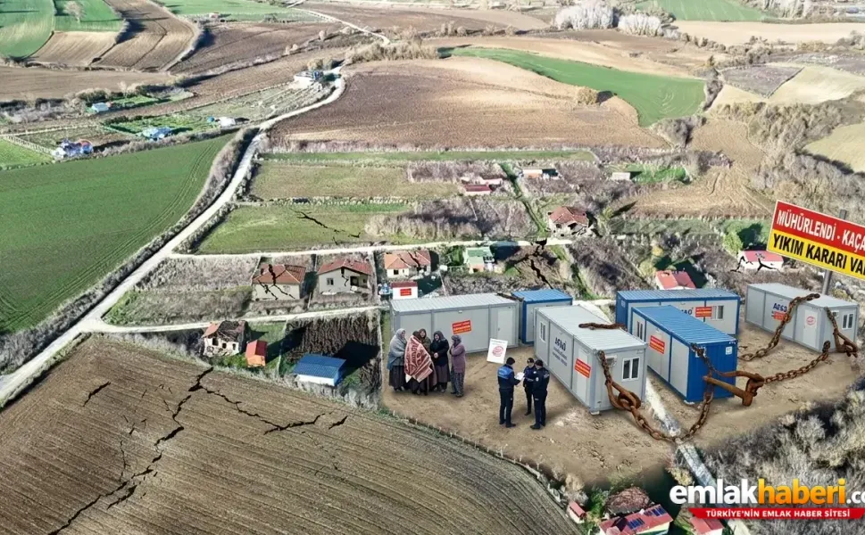 "Depremde Can Simidi Olan Konteynere 'Kaçak Yapı' Prangası
