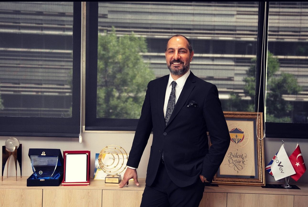 Bülent Öztürk Kimdir