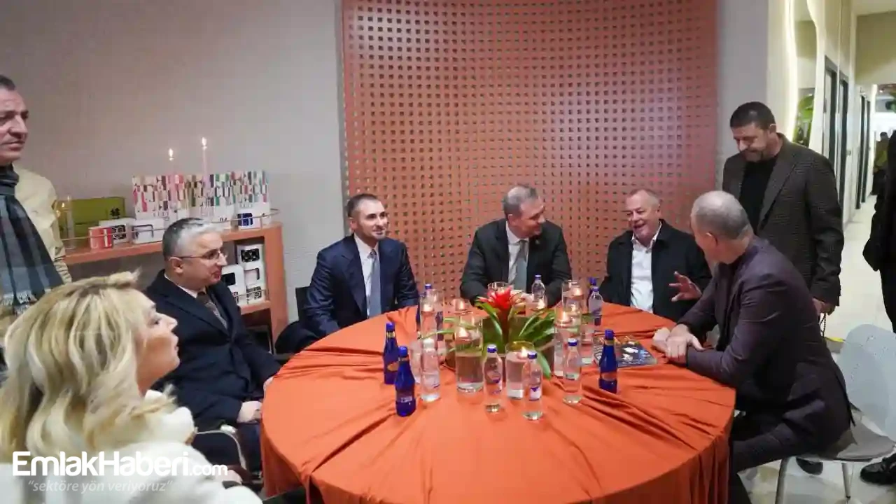 Elle Café Açılışı Siyasiler