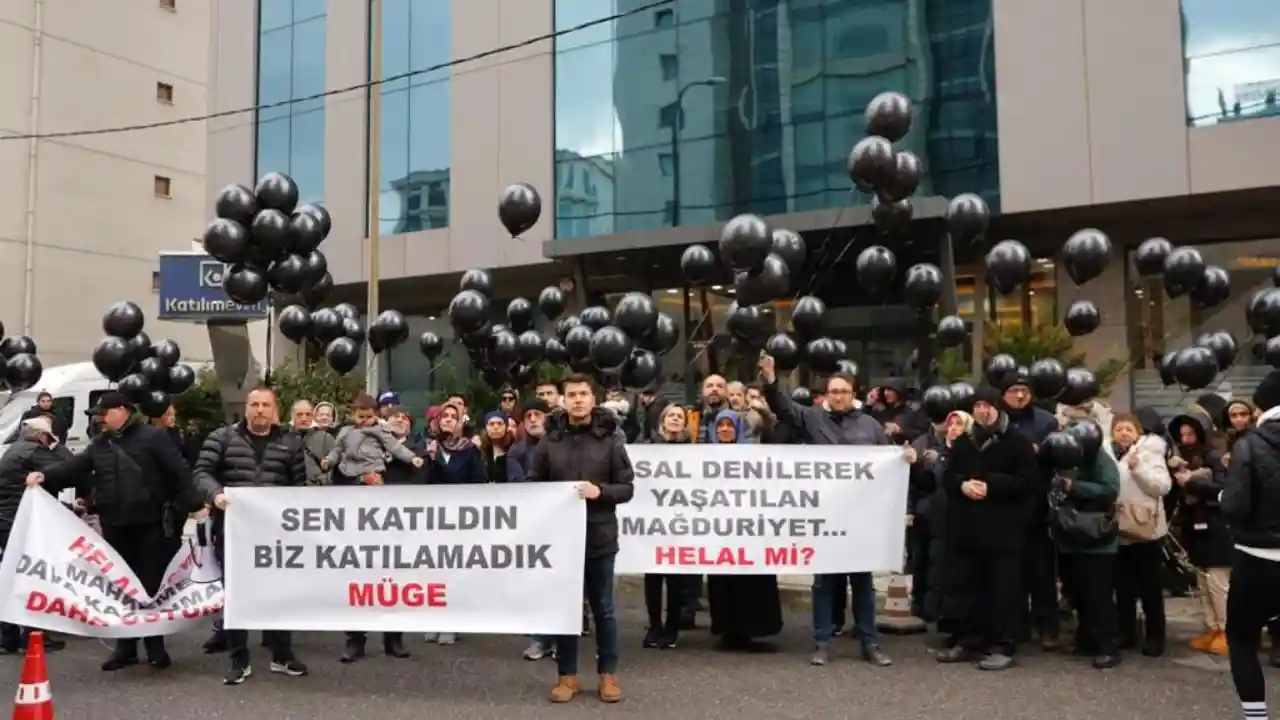 Katılımevim Önünde Yüzlerce Mağdurdan Protesto