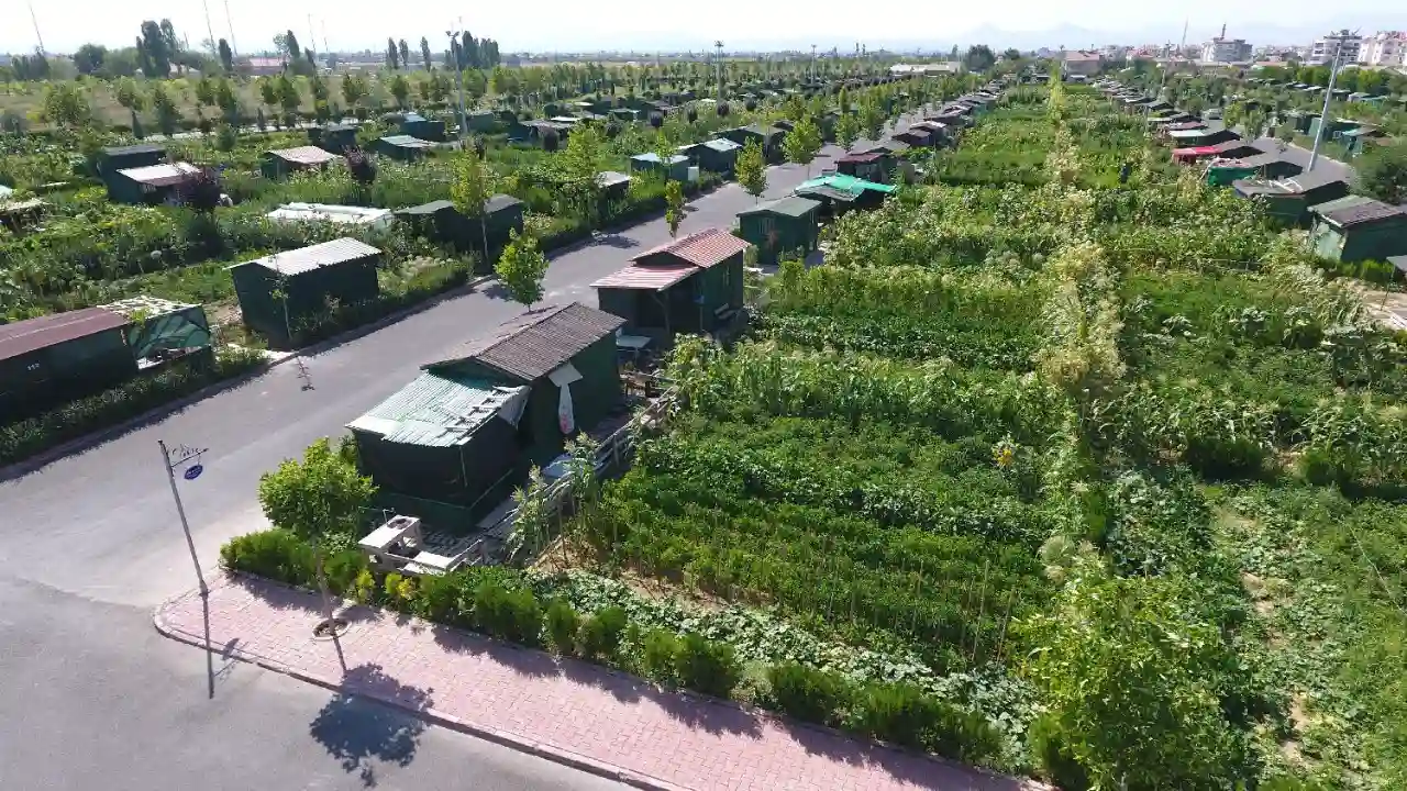 Hobi Bahçelerine Yeni Düzenleme: Bağ Evi–Villa Ayrımı Netleşiyor